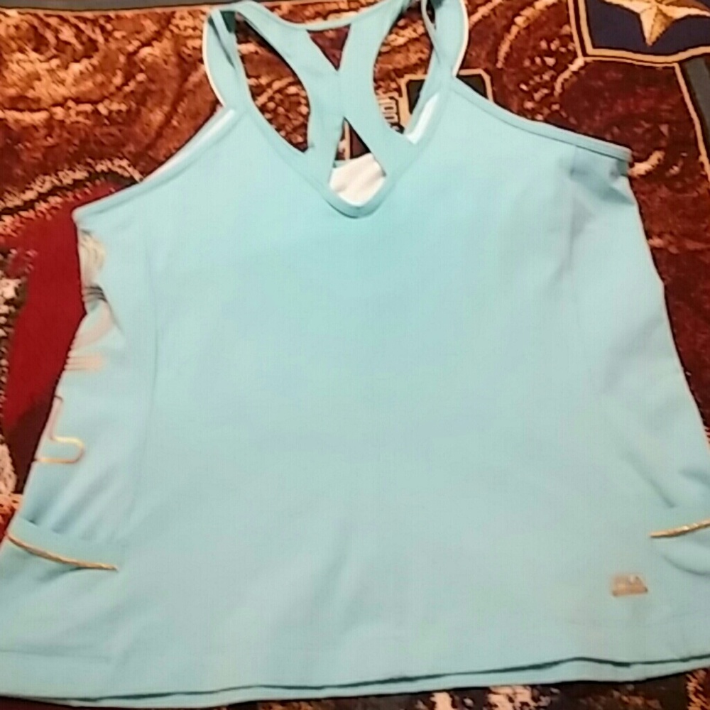 Athletic sports top